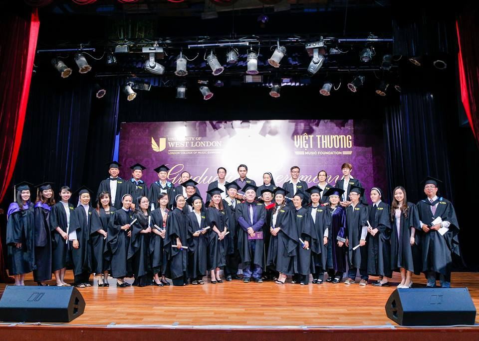 Lễ tốt nghiệp London College of Music tại Việt Thương